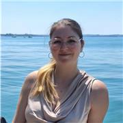 Laureata in commercio internazionale con corrispondenza in lingue straniere, offre ripetizioni e aiuto compiti in varie materie con ricerca e consolidamento metodo di studio